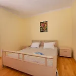 Sun I Apartment *